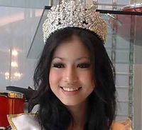 Miss Indonesia 2009 Berlogat Bule