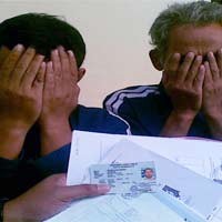 Jaringan Pemalsu KK dan KTP Dibongkar