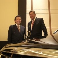 Taksi Mewah Mercy E-Class Mulai Beroperasi