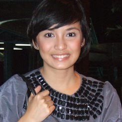 Chelsea Olivia: Karier Nyanyi Aku Mandek