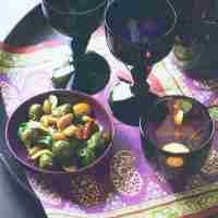 Corak Etnik Untuk Meja Santap