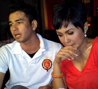 Raffi Ahmad Nyaman Bareng Yuni Shara