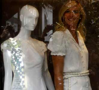 Maria Sharapova Berpose di Etalase