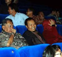 Hidayat Nur Wahid Nonton KCB