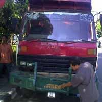 Truk Dibajak, Sopir Diikat dan Dilakban