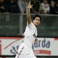 Borriello Pilih Bertahan di Milan 