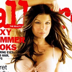 Fergie, Tutupi Dada Telanjang di Majalah Fesyen