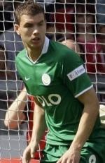 Milan Hanya Ingin Dzeko