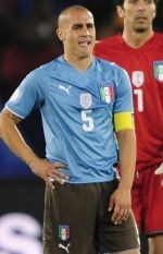 Cannavaro di Ambang Rekor Maldini