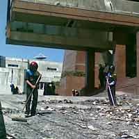 Puing-puing Bekas Kebakaran Dibersihkan