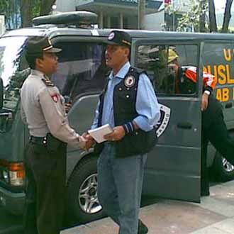 Pastikan Penyebab, Labfor Polri Lakukan Olah TKP