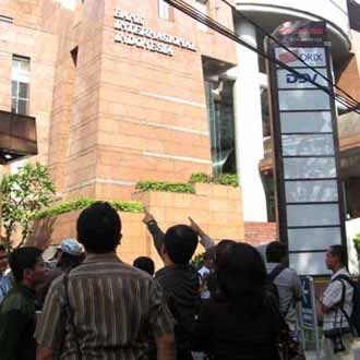 Karyawan Wisma BII Keleleran