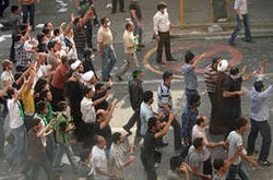 Garda Revolusi Iran Bersiap Hentikan Protes Pendukung Mousavi