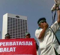 Pemuda Ambalat Tolak Perang