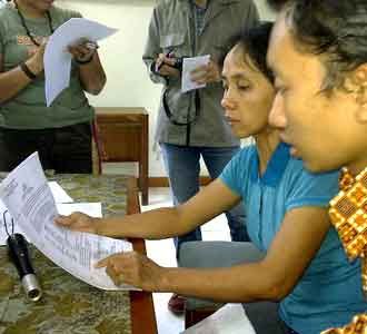 Keluarga Koko Ngadu ke LBH Jakarta Keluarga Koko Ngadu ke LBH Jakarta