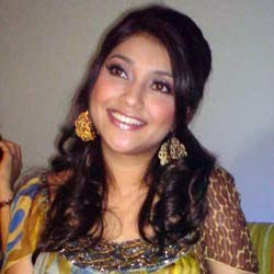 Sarah Azhari Ngedisko di Album Baru