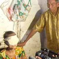 Dijubeli Warga dan Wartawan, Sumini Mengaku Lelah