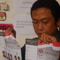Ratusan Surat Suara Pilpres 2009 di Bandung Rusak
