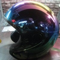Helm Bisa Berubah-ubah Warna