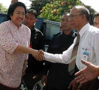 Mega Kontrak Politik dengan Guru