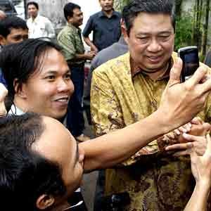 SBY Kunjungi Kompas dan Tempo