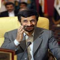 Ahmadinejad Minta Obama Tidak Ikut Campur Urusan Iran