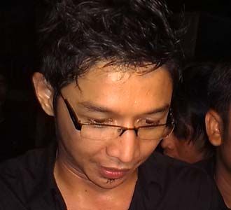 Pasha Ungu Berkeringat