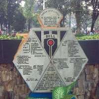 Pedagang Untung, Sampah Menggunung