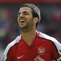 Tak Ada Trofi, Cesc Bisa Pergi