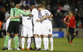 AS Bergigi, Spanyol Gigit Jari