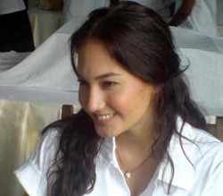 Nadine Ogah Beli Tiket MU dari Calo