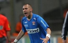 Villa Batal, Madrid Beralih ke Benzema