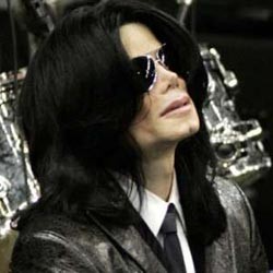 Jacko Masih Serius Latihan Vokal Jelang Ajal