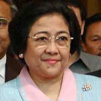 Mega Minta Pendukungnya Tak Tergiur Fulus Jelang 8 Juli