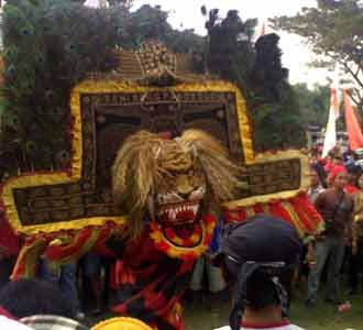 Reog Meriahkan Kampanye Mega