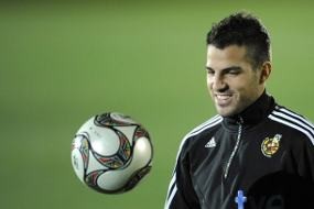 Kecewa Arsenal, Cesc Tak Berniat Pergi
