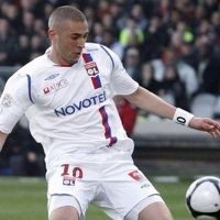 Lyon Tetap Pertahankan Benzema
