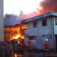 Setelah Berjibaku Selama Hampir 4 Jam, PMK Berhasil Jinakkan Api