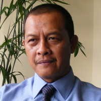 Mal Diserbu Pengunjung