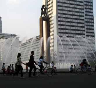 Kemarin Bundaran HI Bebas Polusi