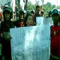 Buruh Tuntut Keadilan di Mapolda Jatim