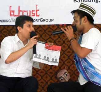 Sosialisasi Pilpres Lewat Kabaret Sunda