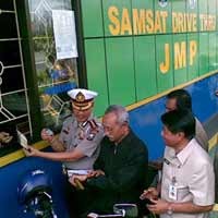 Samsat Drive Thru, Bayar Pajak Kendaraan Hanya 5 Menit