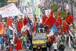 Tak Kunjung Diangkat Jadi PNS, Ratusan Pegawai Honorer Depkeu Demo