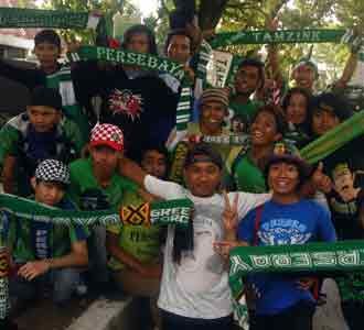 Bonek di Stadion Siliwangi