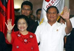 Kepergian Megawati-Prabowo ke GBK Diiringi Marawis
