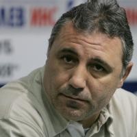 Stoichkov Coba Peruntungan ke Afsel