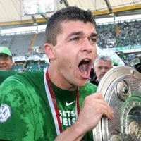 Dzeko Bertahan di Wolfsburg 