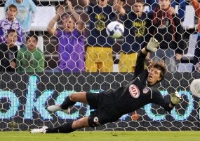 Kembali ke Prancis, Coupet Gabung PSG