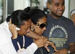 Ibunda Tak Tahu Richa Jadi Pramugari